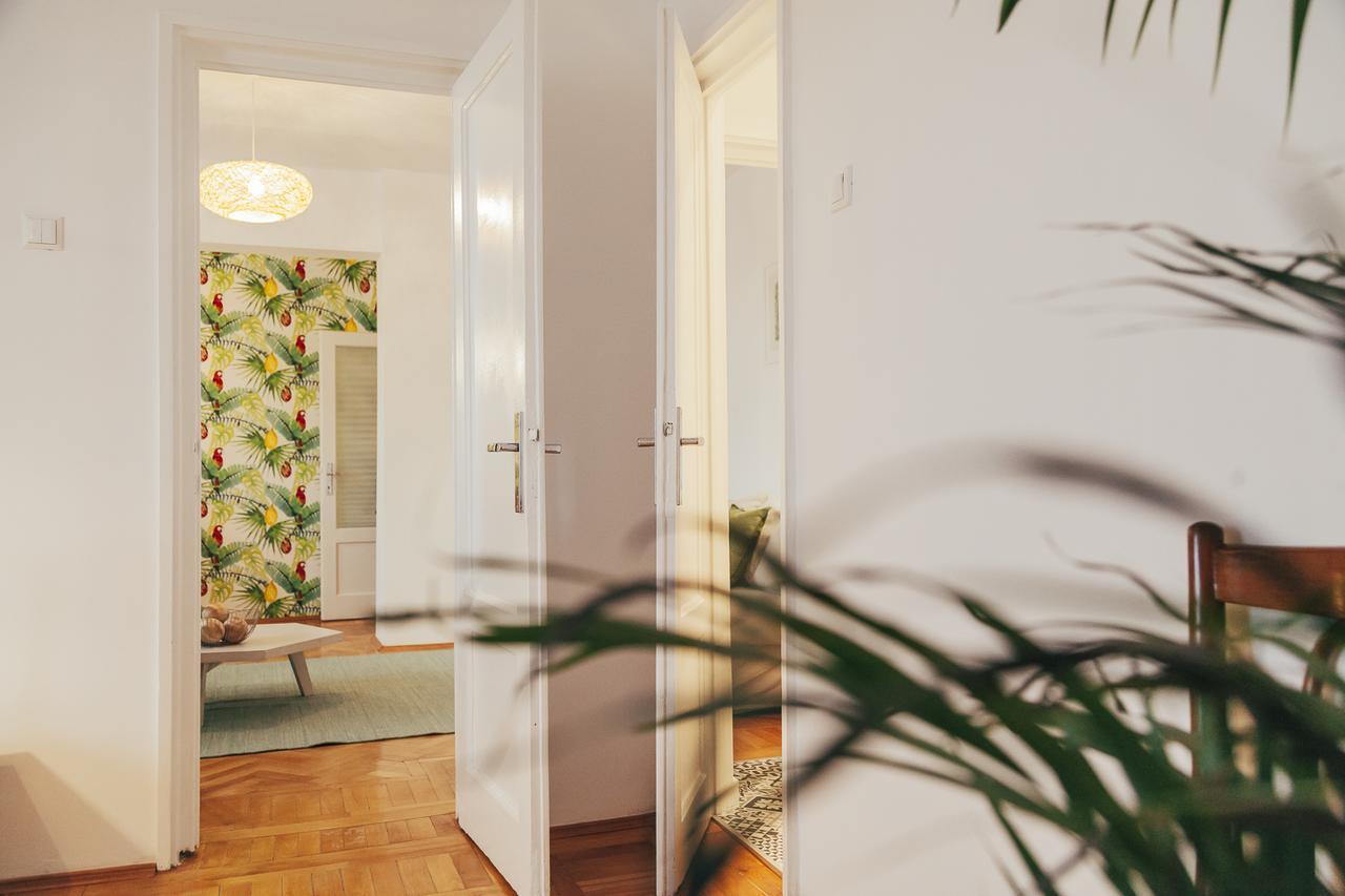 Old Town View Apartment Bukares Bagian luar foto