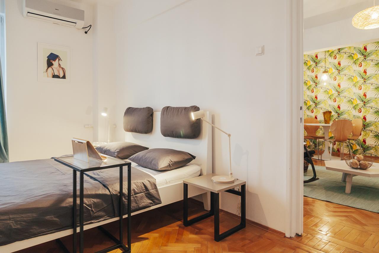 Old Town View Apartment Bukares Bagian luar foto