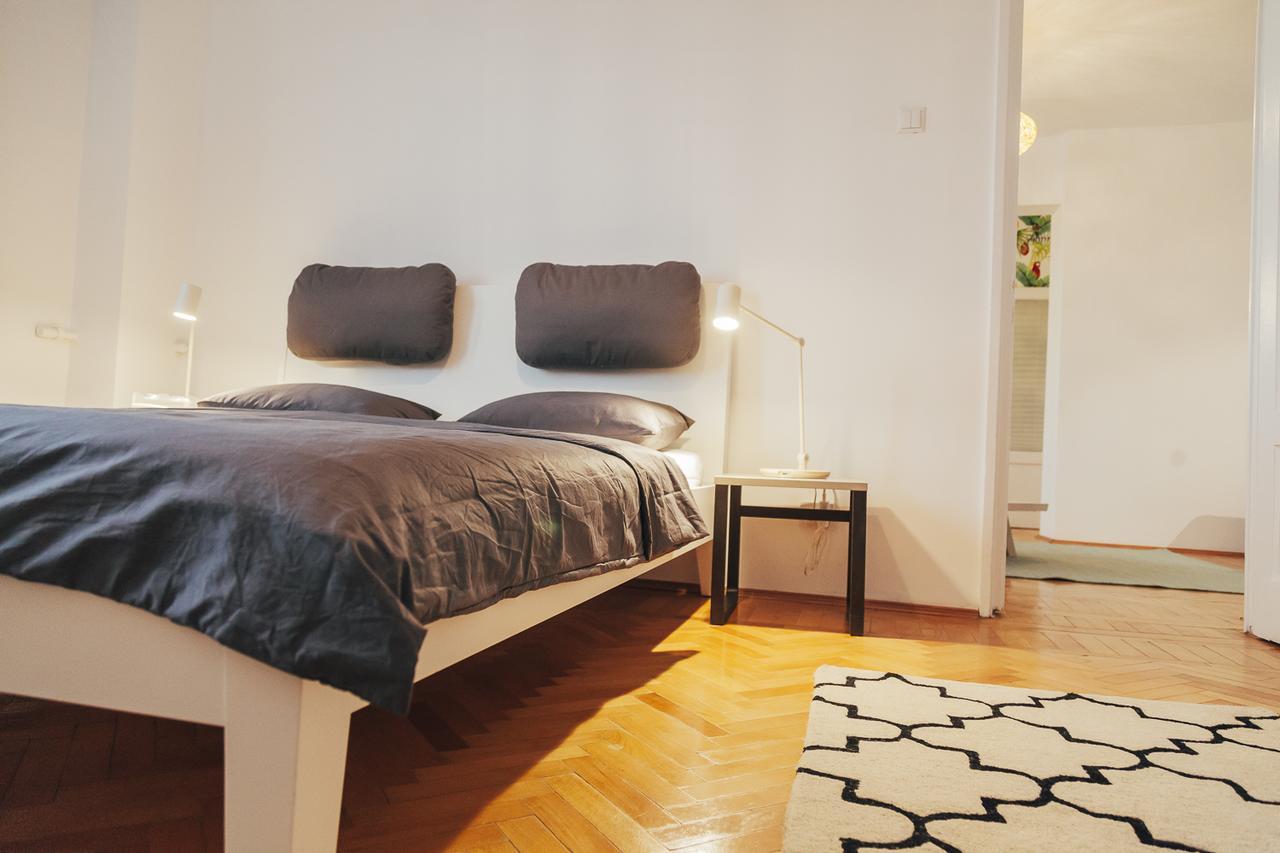 Old Town View Apartment Bukares Bagian luar foto