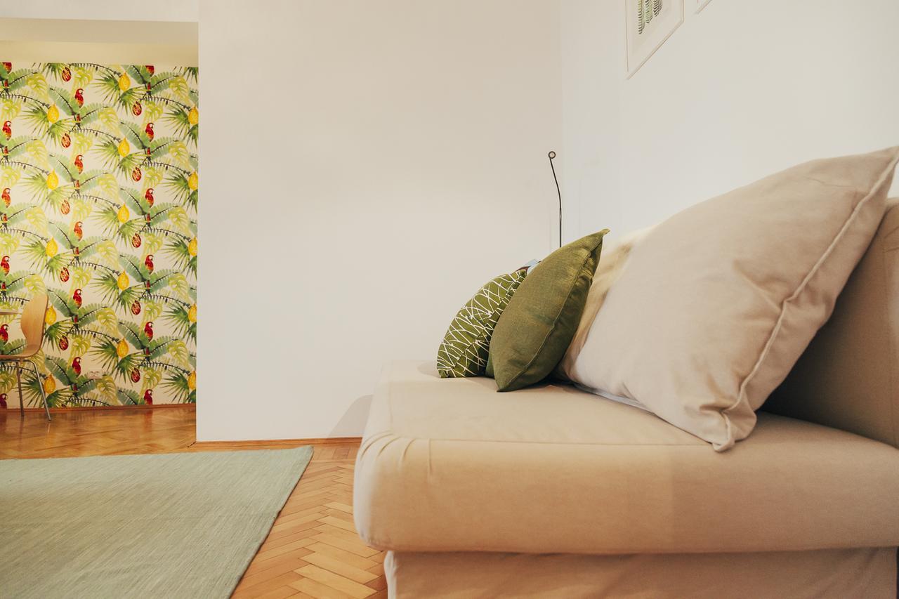 Old Town View Apartment Bukares Bagian luar foto